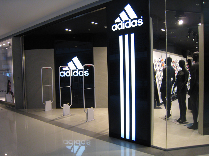 Adidas Shop « SOLID PLAN CO.,LTD.